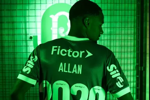  منافس الأهلي.. بالميراس يعلن تمديد عقد لاعبه حتى 2029